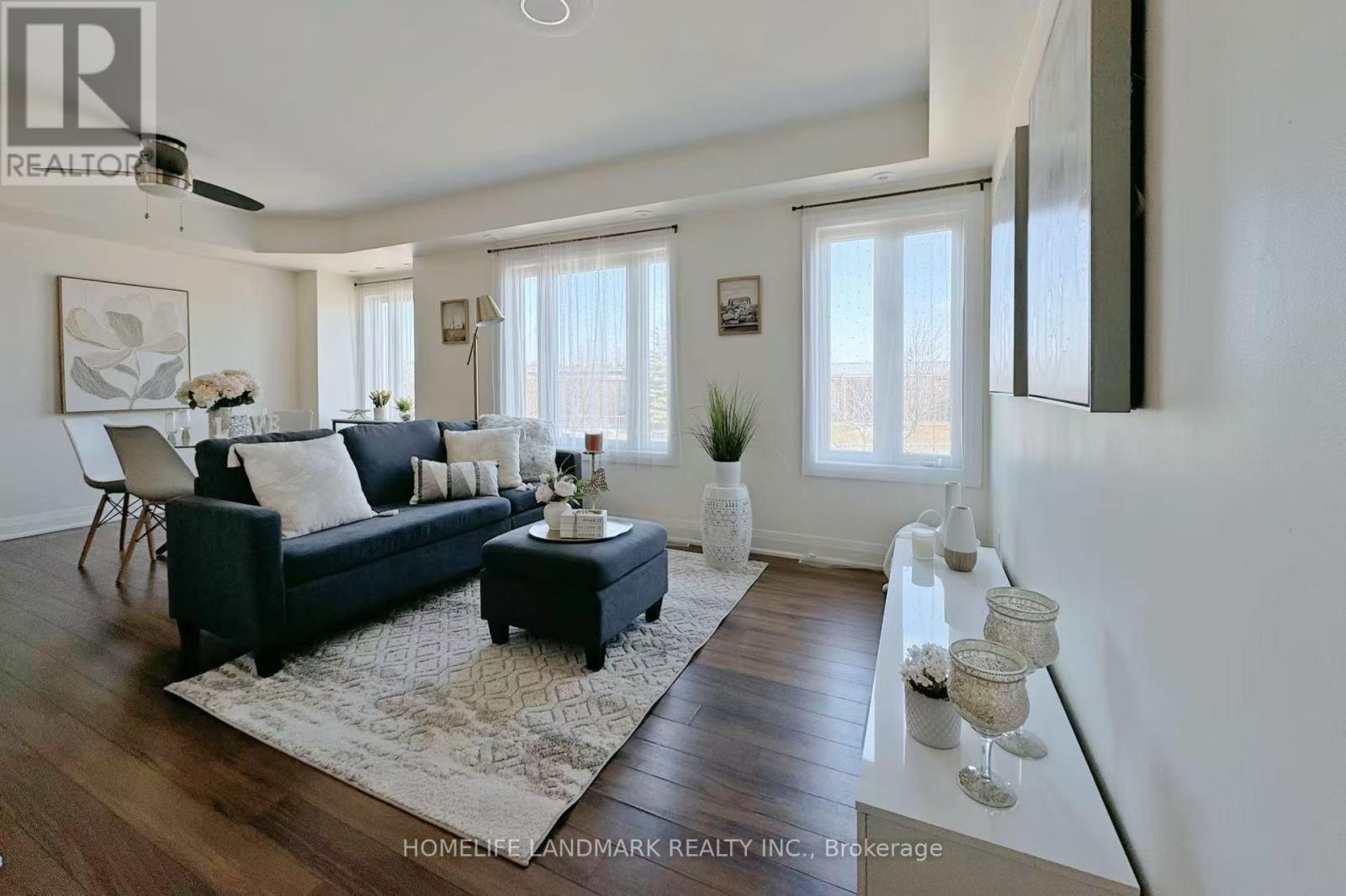 215 - 320 JOHN STREET, Markham, Ontario