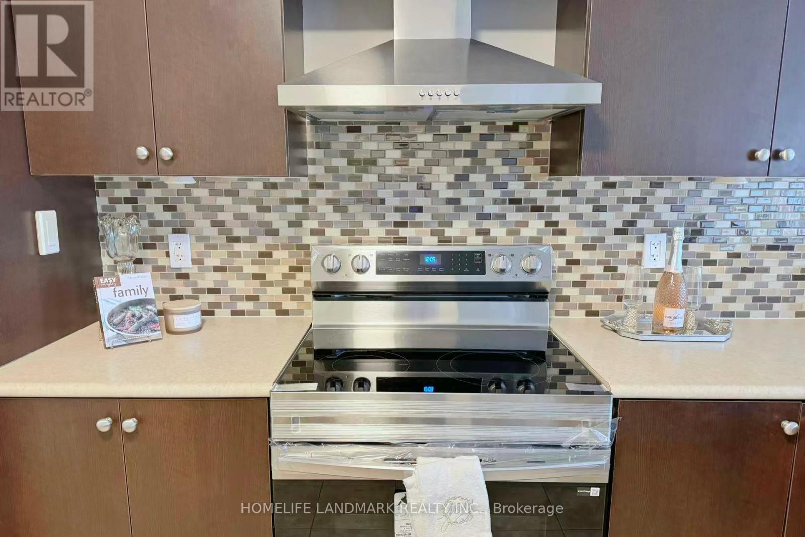 215 - 320 John Street, Markham, Ontario  L3T 0B1 - Photo 12 - N12970154