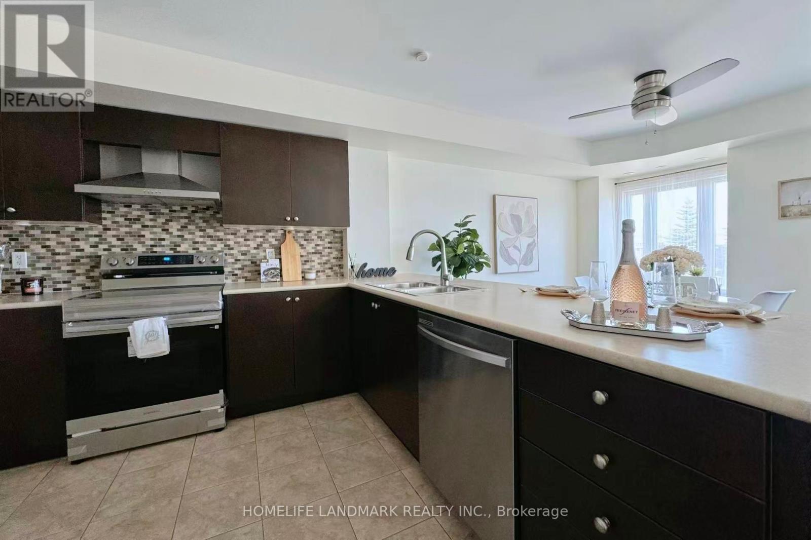 215 - 320 John Street, Markham, Ontario  L3T 0B1 - Photo 3 - N12970154