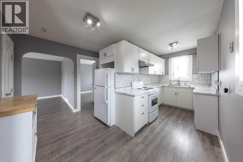 4810 50 Avenue, Kitscoty, Alberta  T0B 2P0 - Photo 9 - A2299341