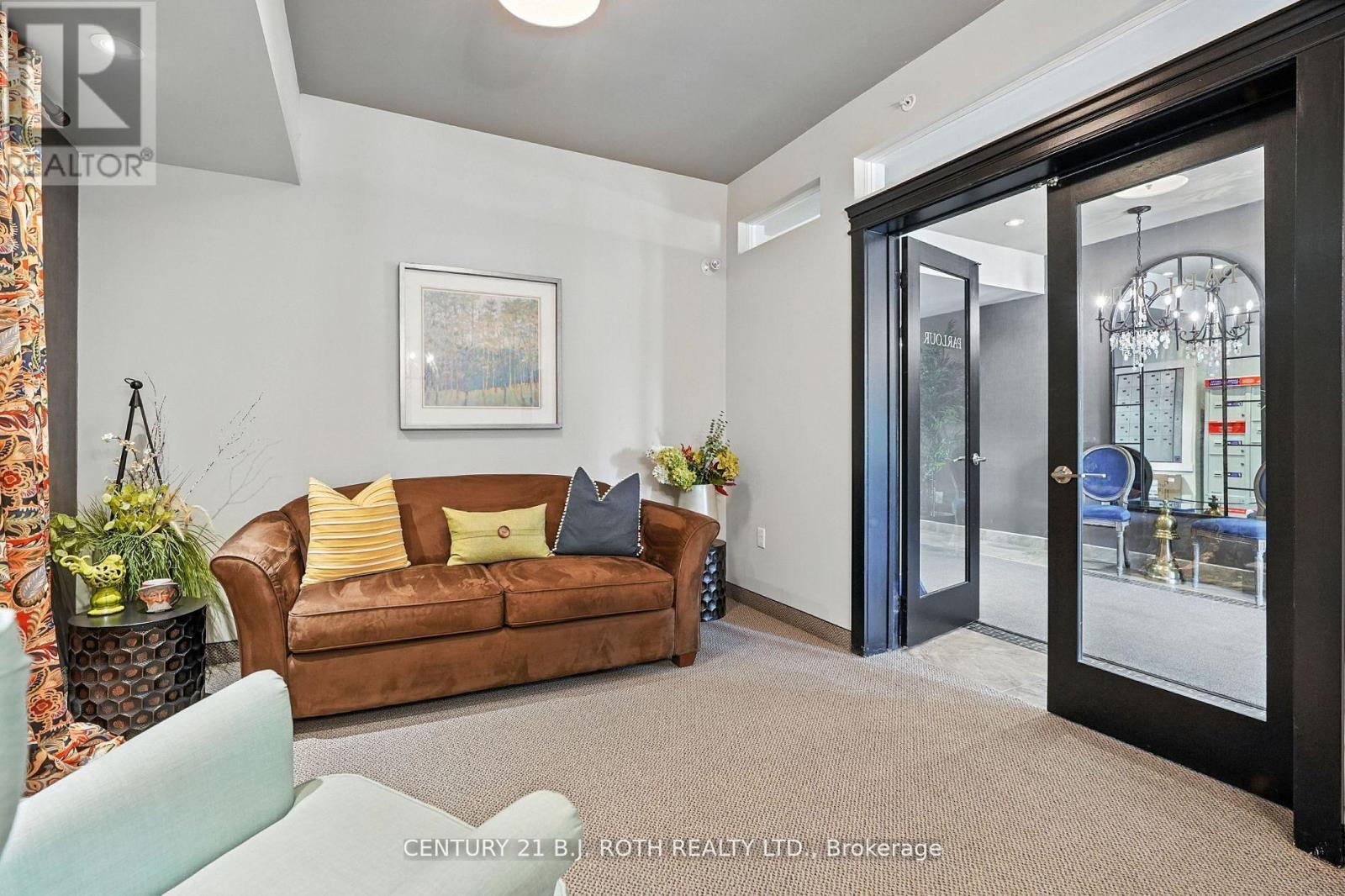 207 - 5 Greenwich Street, Barrie, Ontario  L4N 7Y8 - Photo 2 - S12969996