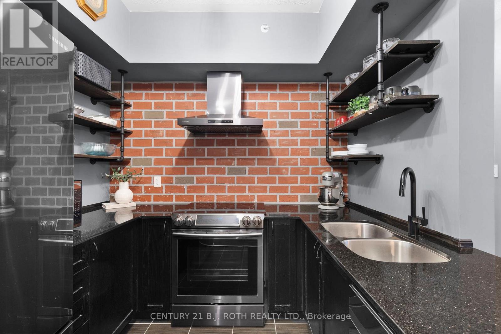 207 - 5 Greenwich Street, Barrie, Ontario  L4N 7Y8 - Photo 9 - S12969996