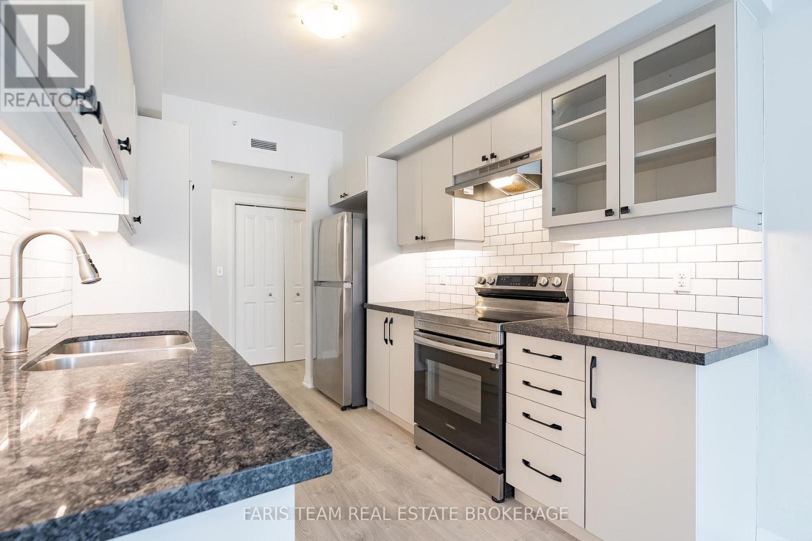 211 - 20 Koda Street, Barrie, Ontario  L9J 0J7 - Photo 11 - S12970182