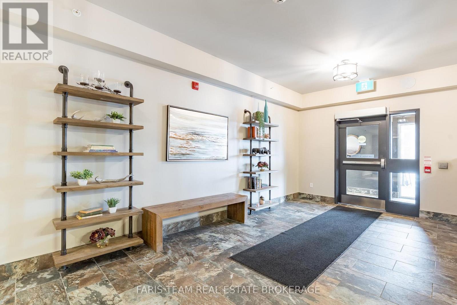 211 - 20 Koda Street, Barrie, Ontario  L9J 0J7 - Photo 6 - S12970182