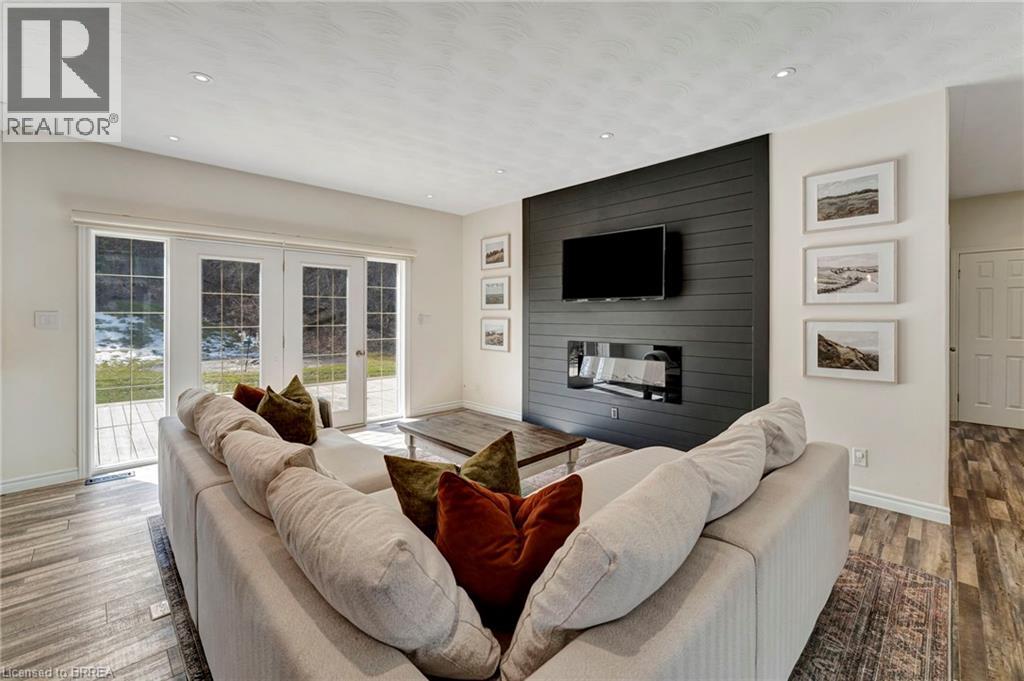 30 Douglas Street, Brantford, Ontario  N3T 0M6 - Photo 21 - 40817270