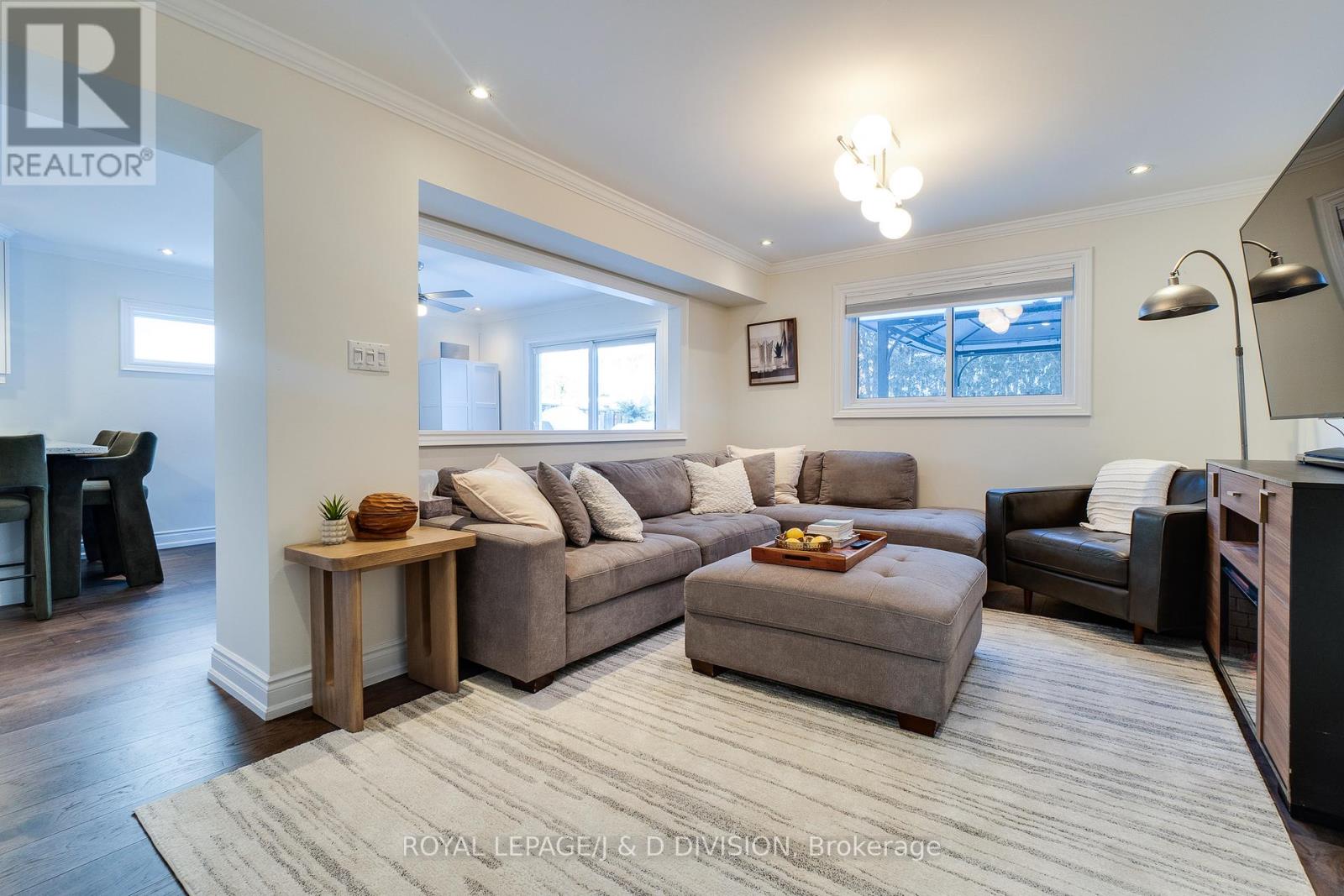 365 Lynn Place, Oakville, Ontario  L6H 2C5 - Photo 13 - W12892130