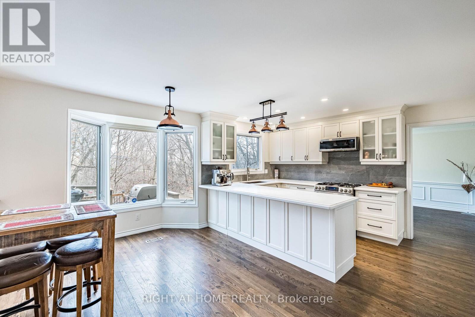 1941 Four Seasons Drive, Burlington, Ontario  L7P 2Y3 - Photo 15 - W12969594