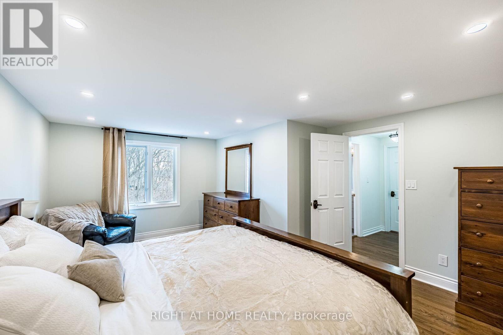 1941 Four Seasons Drive, Burlington, Ontario  L7P 2Y3 - Photo 30 - W12969594