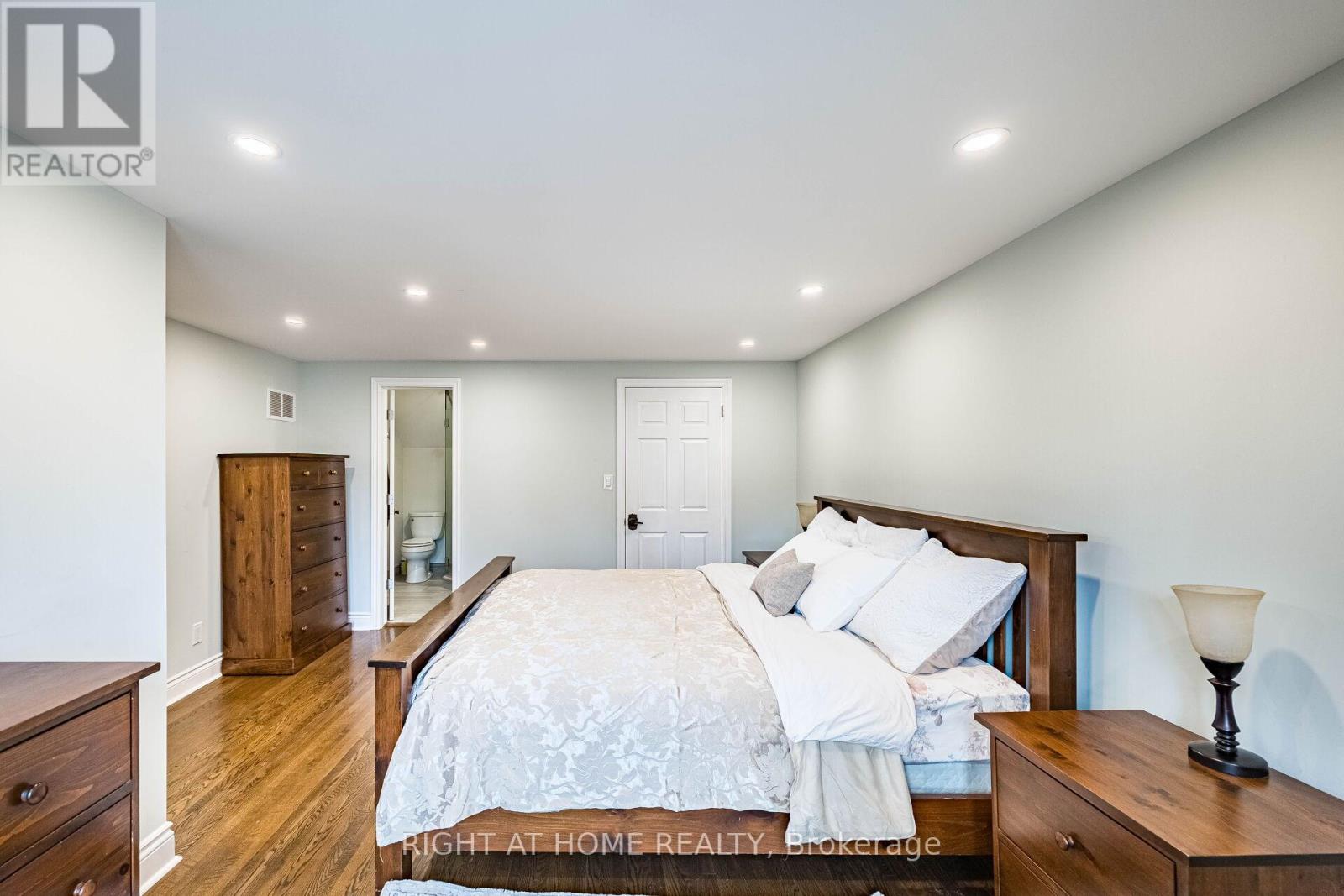 1941 Four Seasons Drive, Burlington, Ontario  L7P 2Y3 - Photo 31 - W12969594