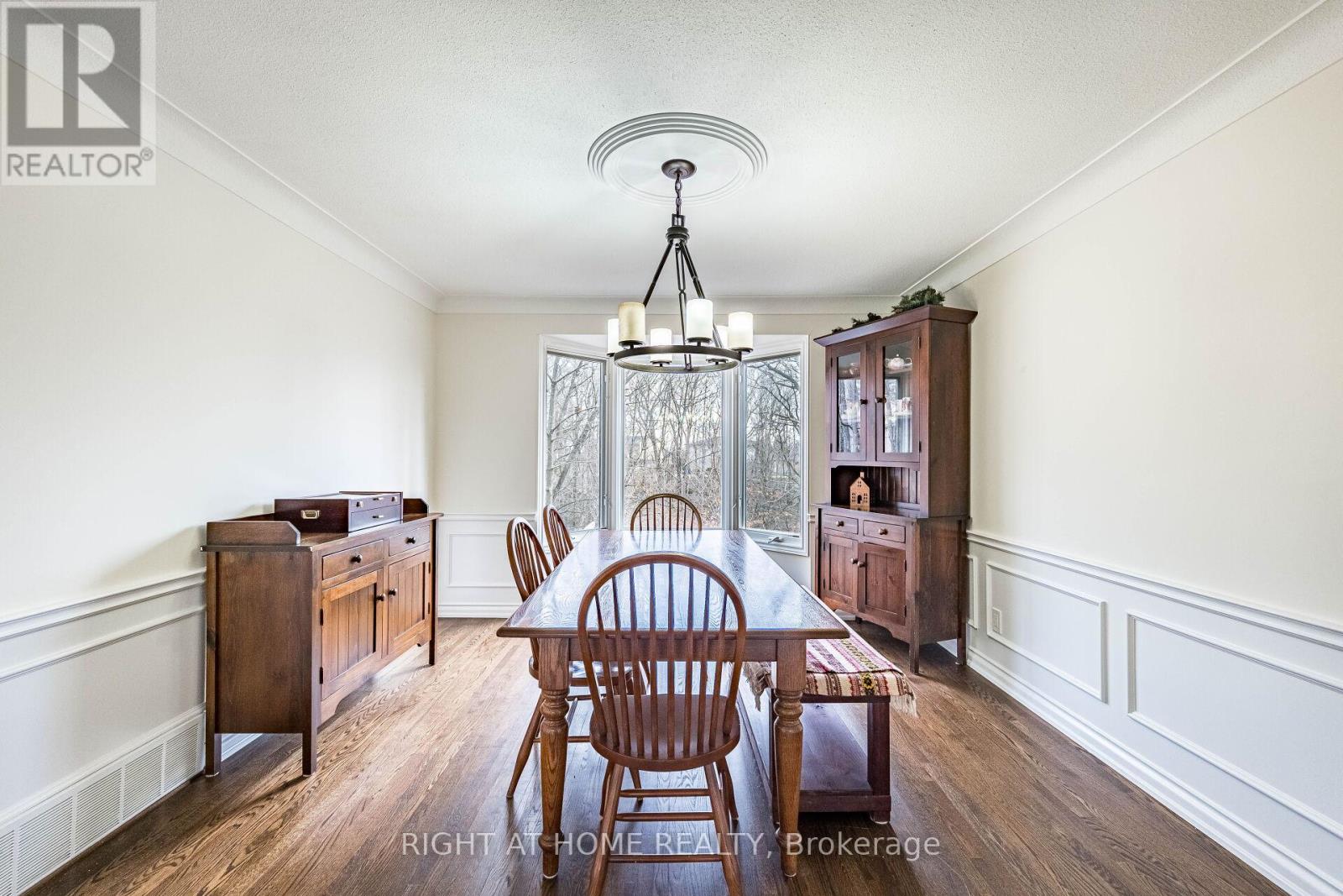 1941 Four Seasons Drive, Burlington, Ontario  L7P 2Y3 - Photo 10 - W12969594