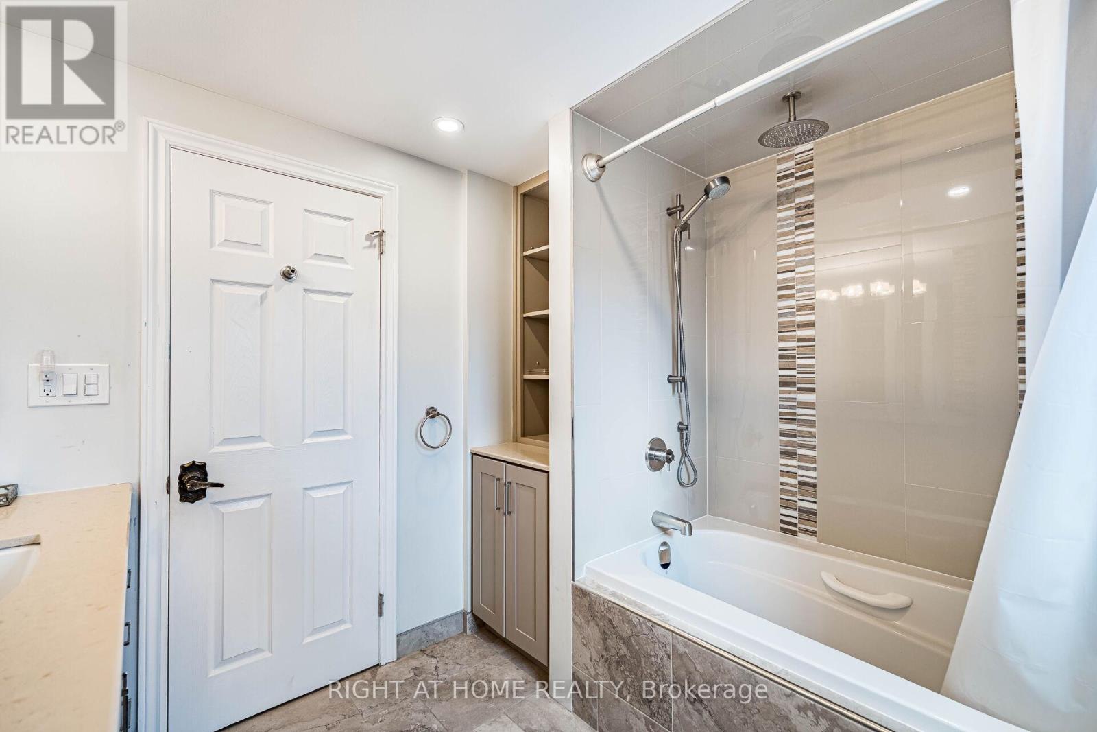 1941 Four Seasons Drive, Burlington, Ontario  L7P 2Y3 - Photo 36 - W12969594