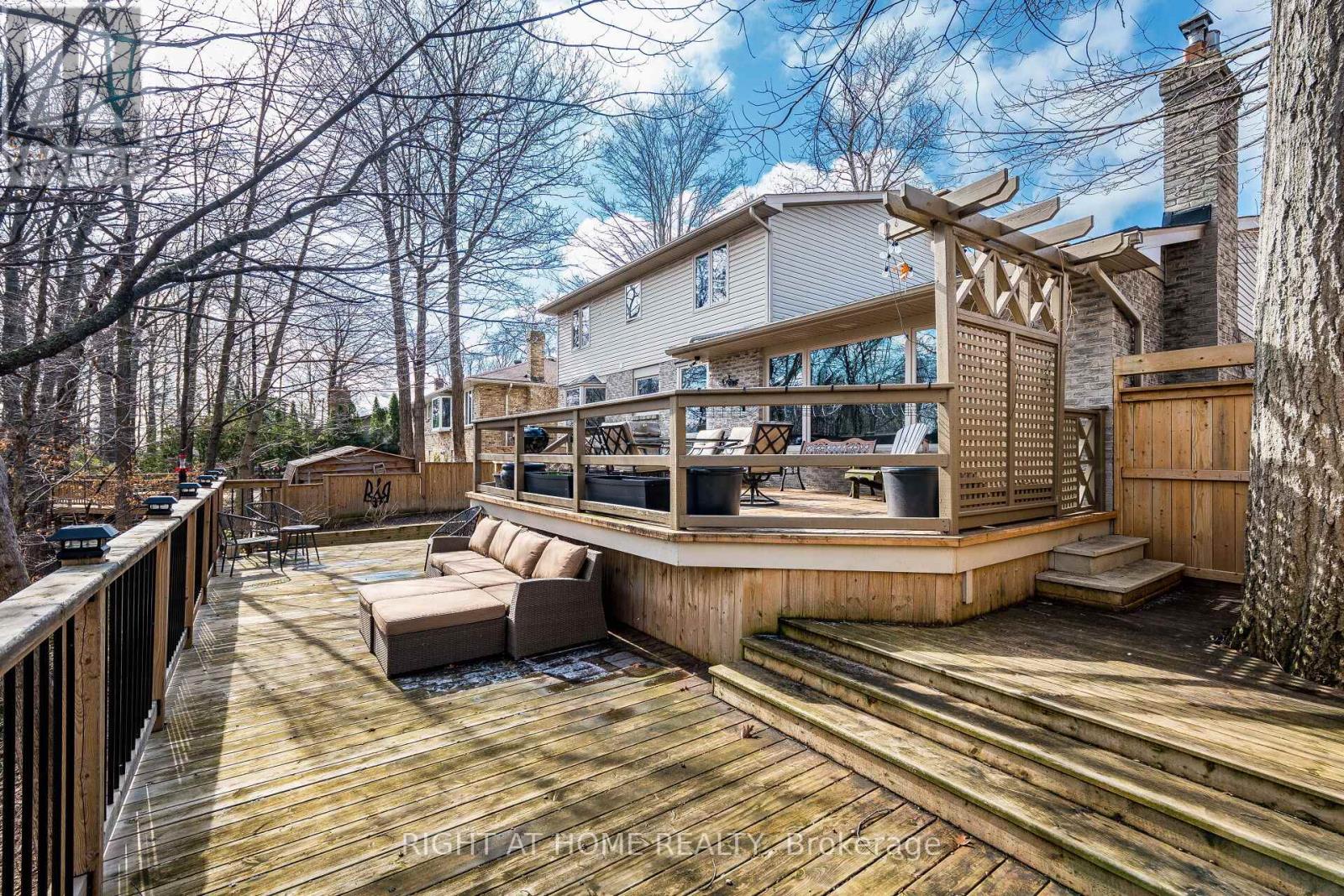 1941 Four Seasons Drive, Burlington, Ontario  L7P 2Y3 - Photo 46 - W12969594