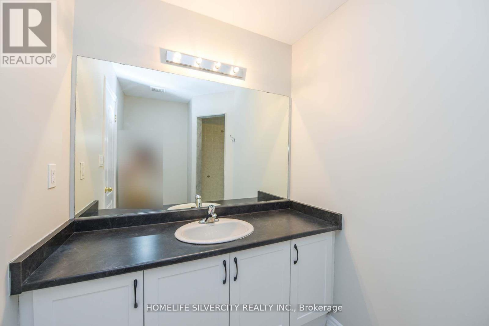 7 Miami Grove, Brampton, Ontario  L6Z 0H7 - Photo 12 - W12969958