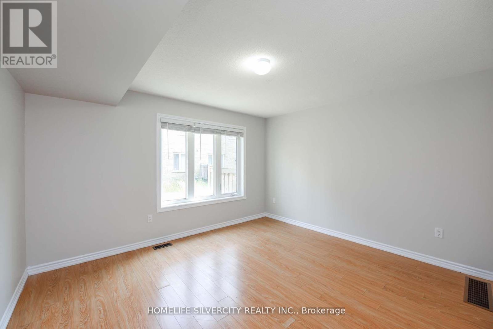 7 Miami Grove, Brampton, Ontario  L6Z 0H7 - Photo 3 - W12969958