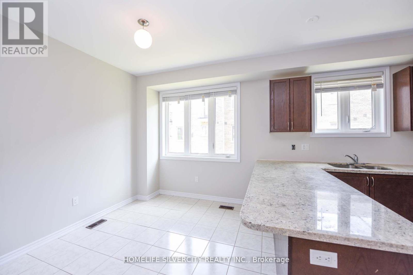 7 Miami Grove, Brampton, Ontario  L6Z 0H7 - Photo 7 - W12969958