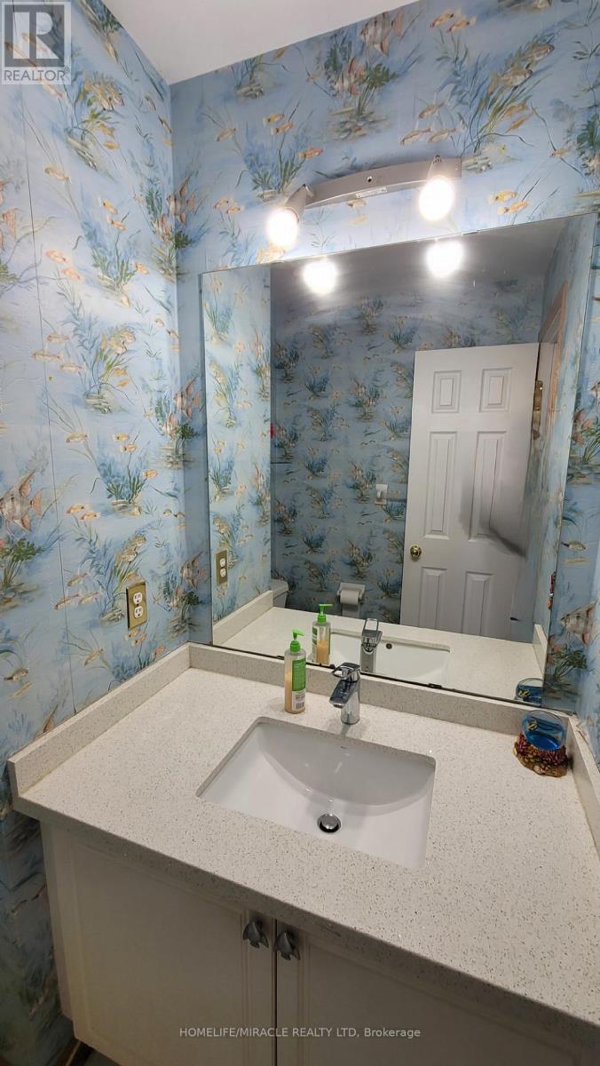 144 Sandyshores Drive W, Brampton, Ontario  L6R 2M3 - Photo 14 - W12969970