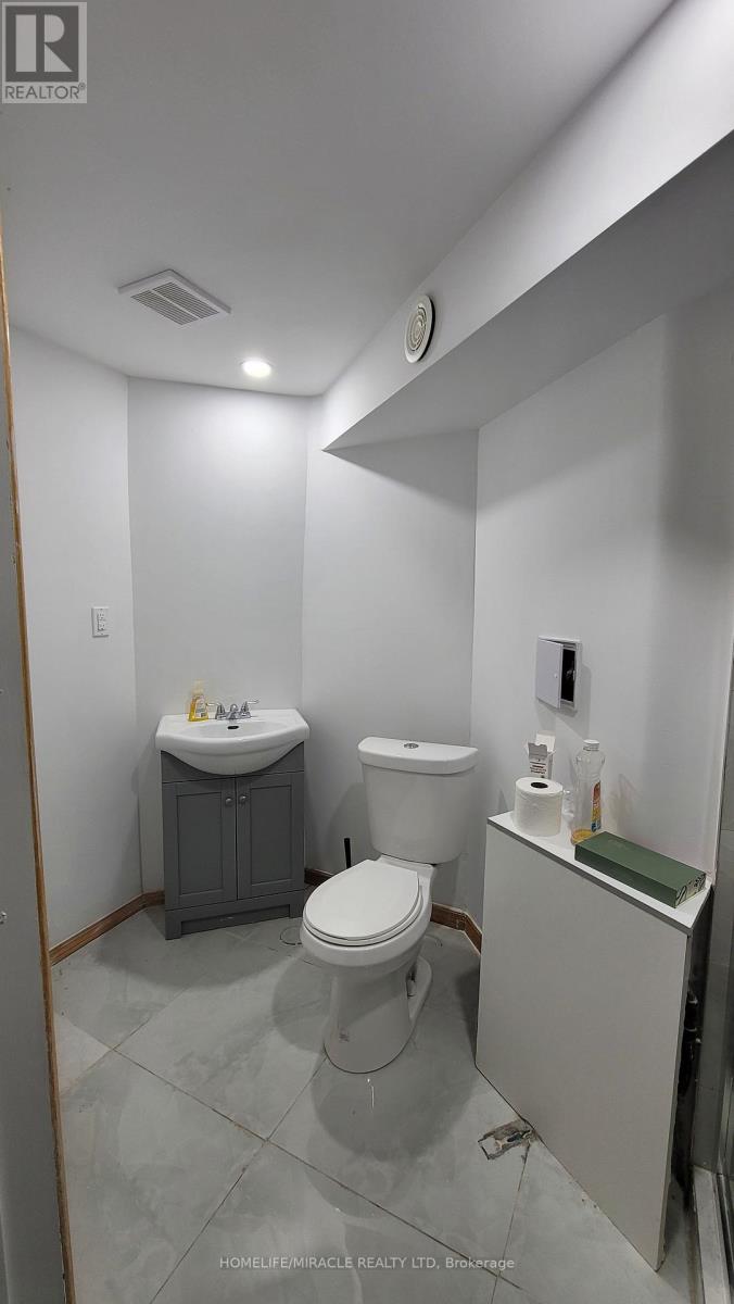 144 Sandyshores Drive W, Brampton, Ontario  L6R 2M3 - Photo 35 - W12969970