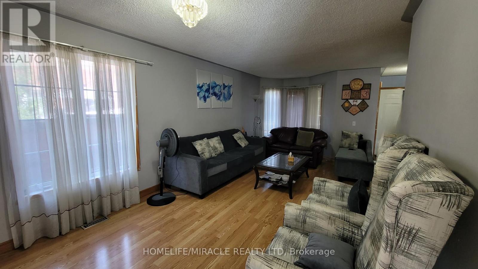 144 Sandyshores Drive W, Brampton, Ontario  L6R 2M3 - Photo 4 - W12969970