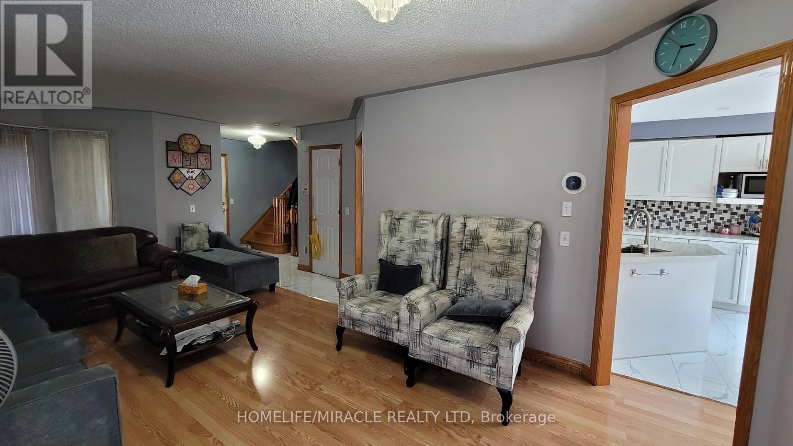 144 Sandyshores Drive W, Brampton, Ontario  L6R 2M3 - Photo 5 - W12969970