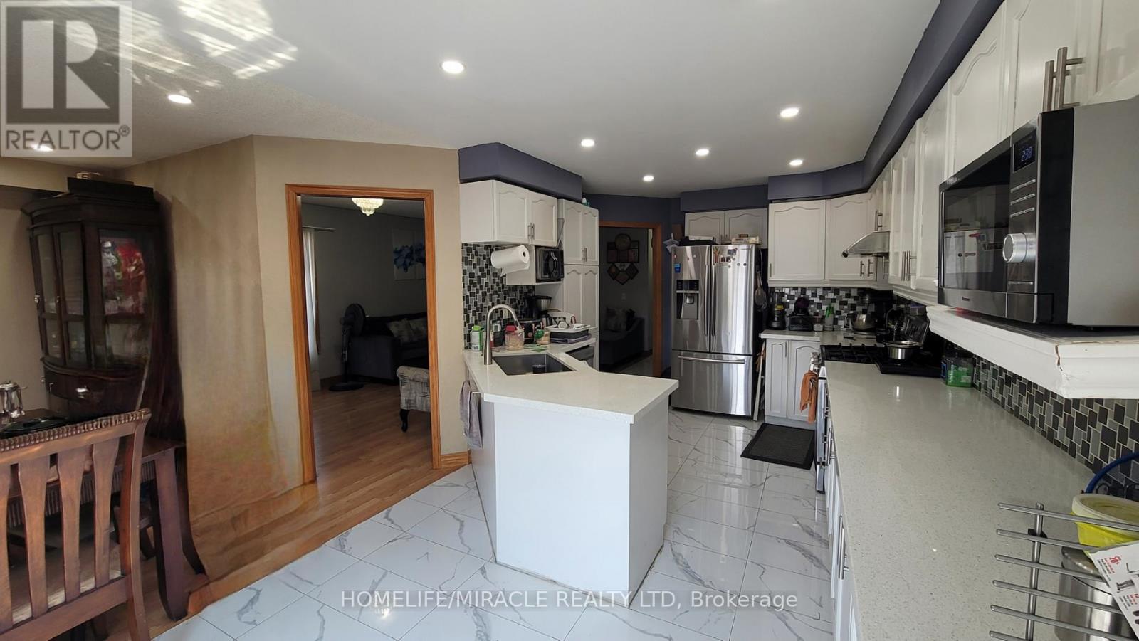 144 Sandyshores Drive W, Brampton, Ontario  L6R 2M3 - Photo 9 - W12969970