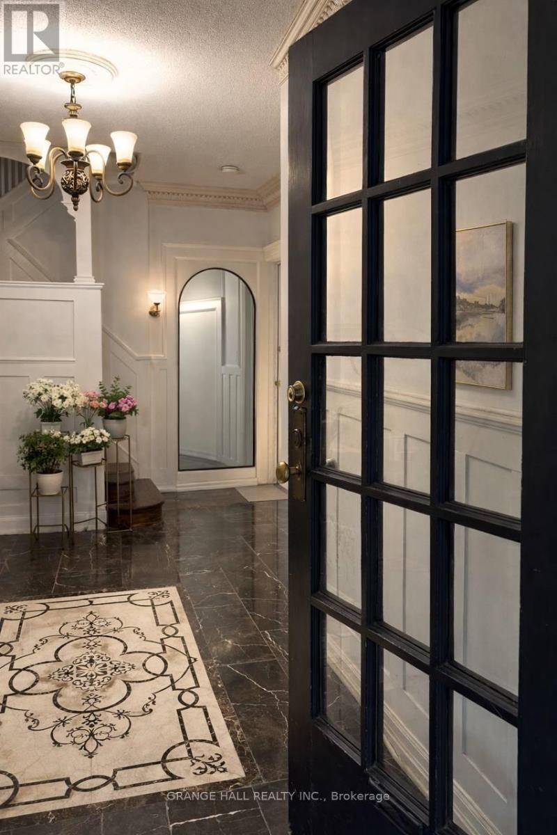 189 Parkside Drive, Toronto, Ontario  M6R 2Z1 - Photo 11 - W12970002