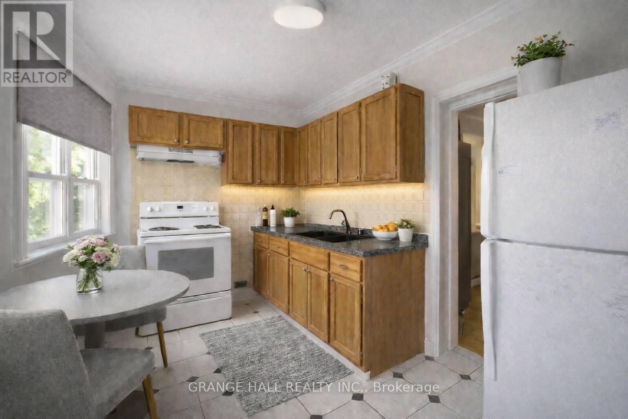 189 Parkside Drive, Toronto, Ontario  M6R 2Z1 - Photo 16 - W12970002