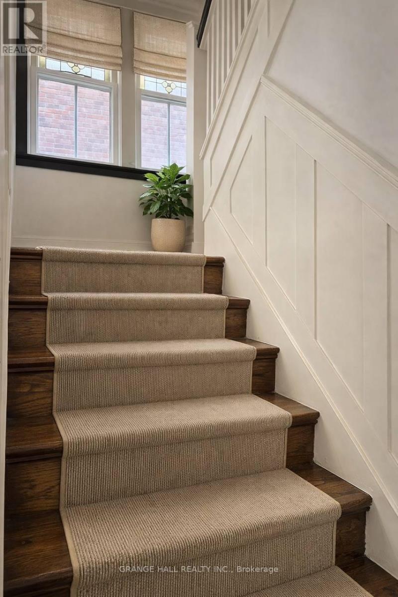 189 Parkside Drive, Toronto, Ontario  M6R 2Z1 - Photo 24 - W12970002