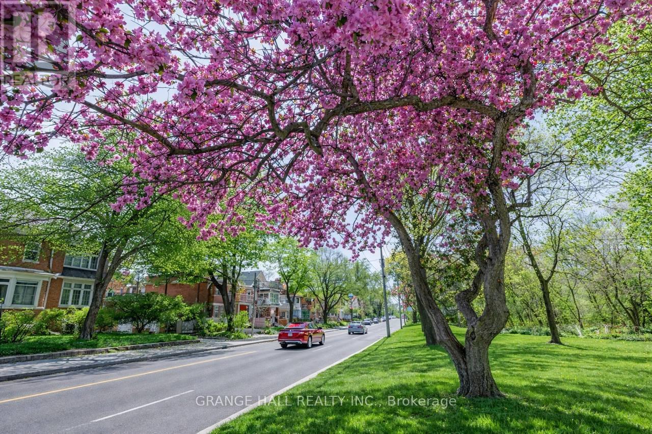 189 Parkside Drive, Toronto, Ontario  M6R 2Z1 - Photo 26 - W12970002