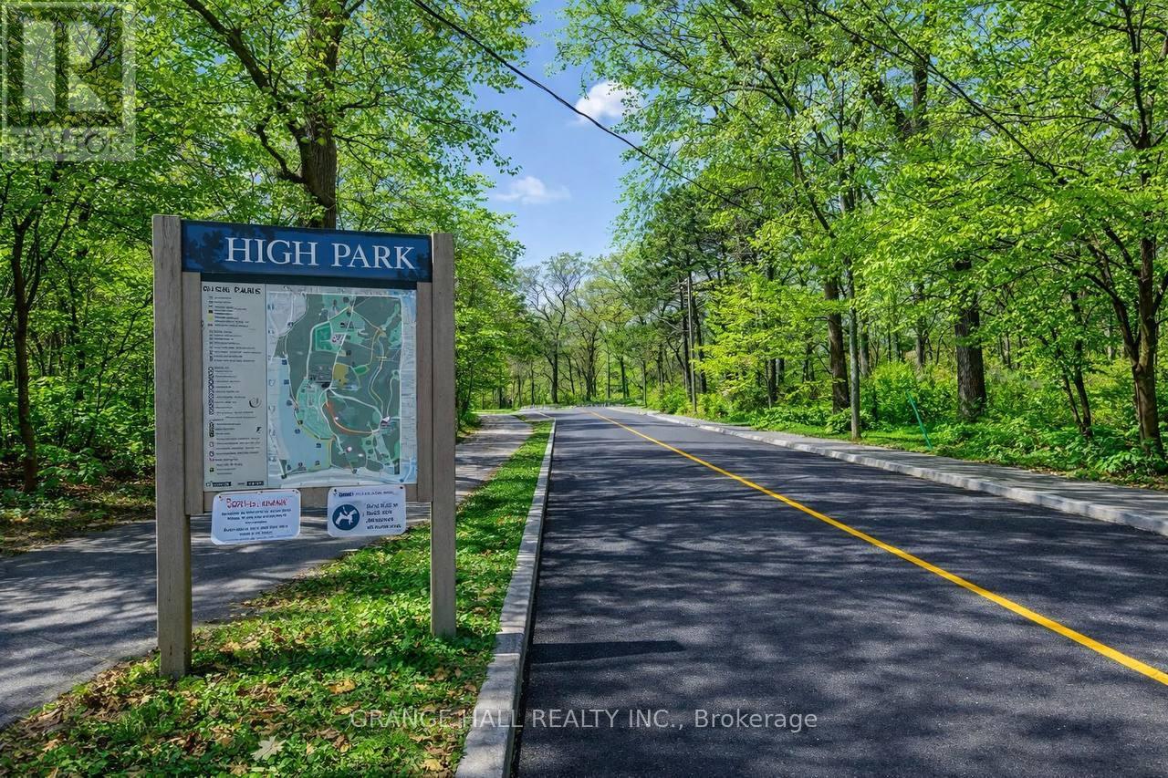 189 Parkside Drive, Toronto, Ontario  M6R 2Z1 - Photo 28 - W12970002