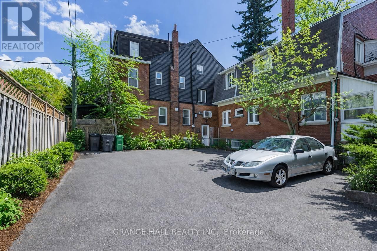 189 Parkside Drive, Toronto, Ontario  M6R 2Z1 - Photo 4 - W12970002