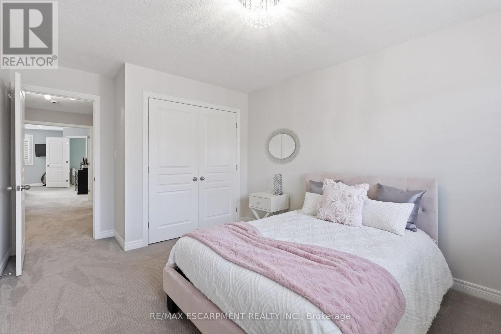 5317 Applegarth Drive, Burlington, Ontario  L7L 7E3 - Photo 29 - W12970038