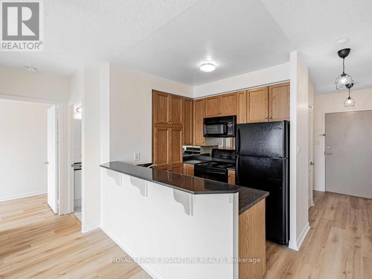 316 - 2495 Dundas Street W, Toronto, Ontario  M6P 1X4 - Photo 10 - W12970050