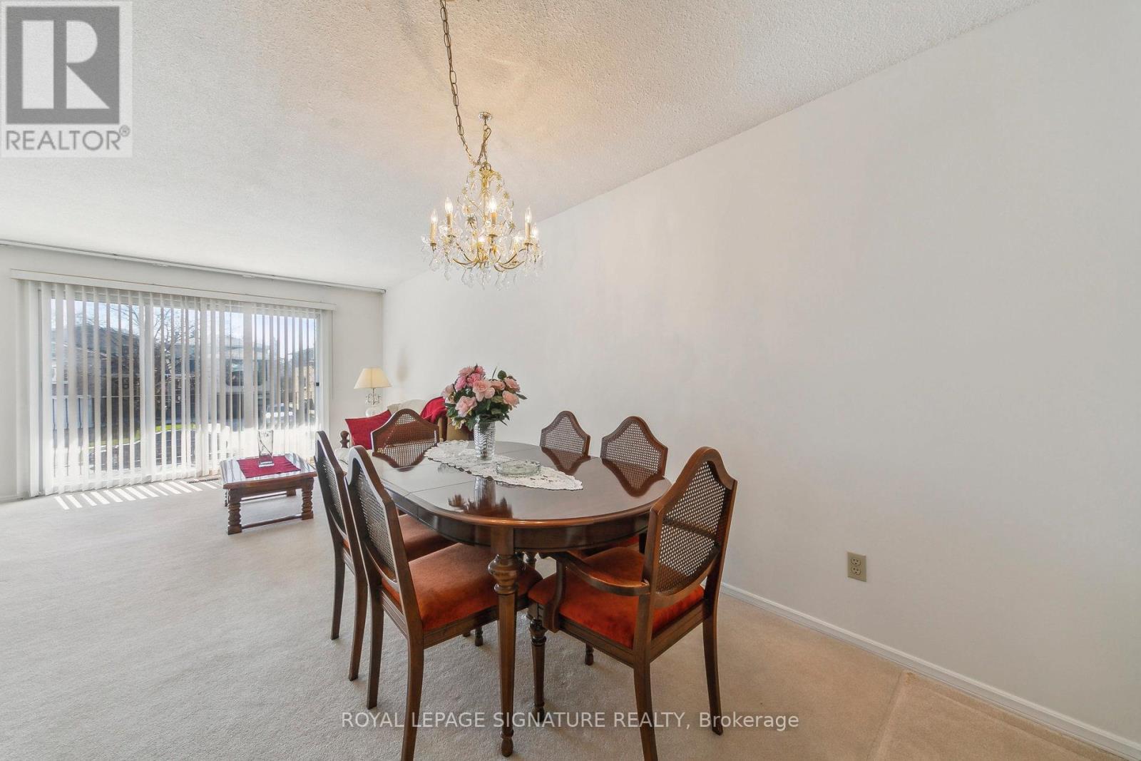 1613 Lewes Way, Mississauga, Ontario  L4W 3H5 - Photo 10 - W12970082