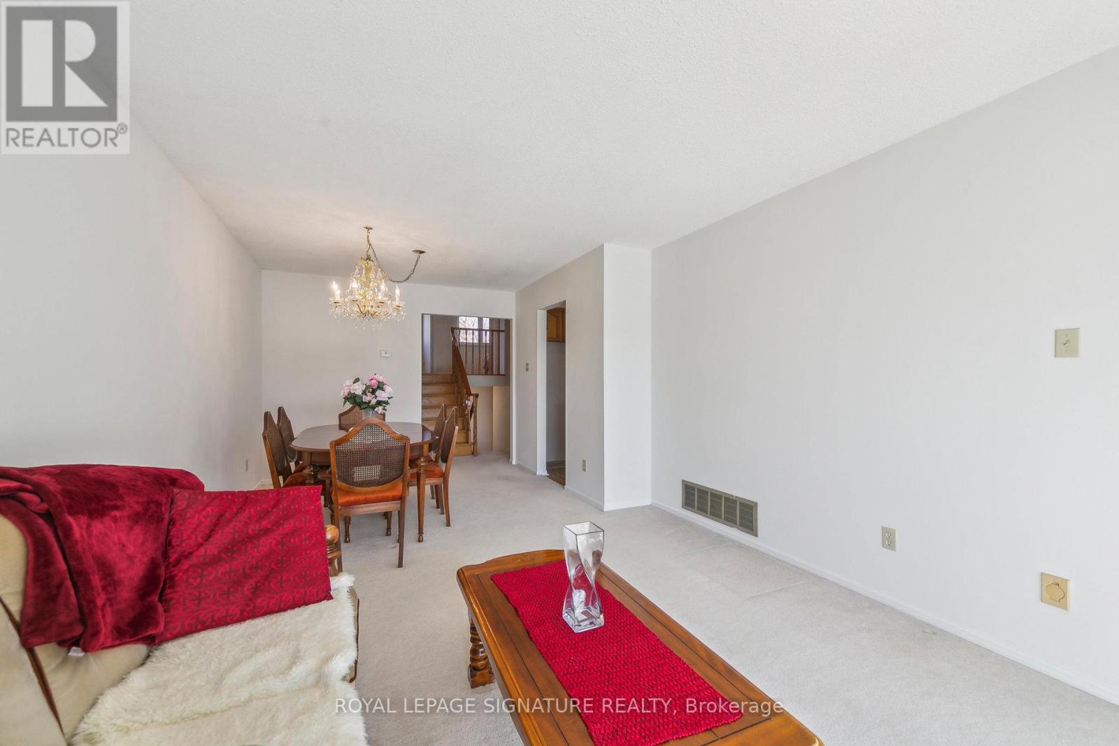 1613 Lewes Way, Mississauga, Ontario  L4W 3H5 - Photo 11 - W12970082