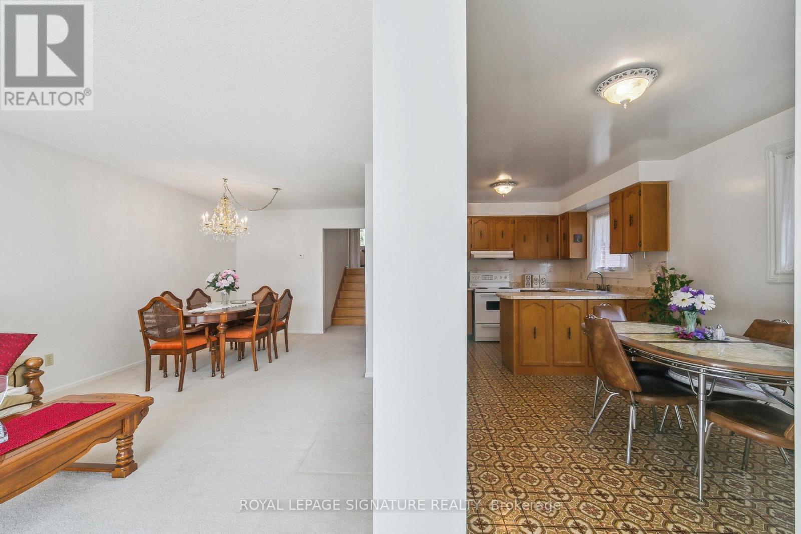 1613 Lewes Way, Mississauga, Ontario  L4W 3H5 - Photo 12 - W12970082