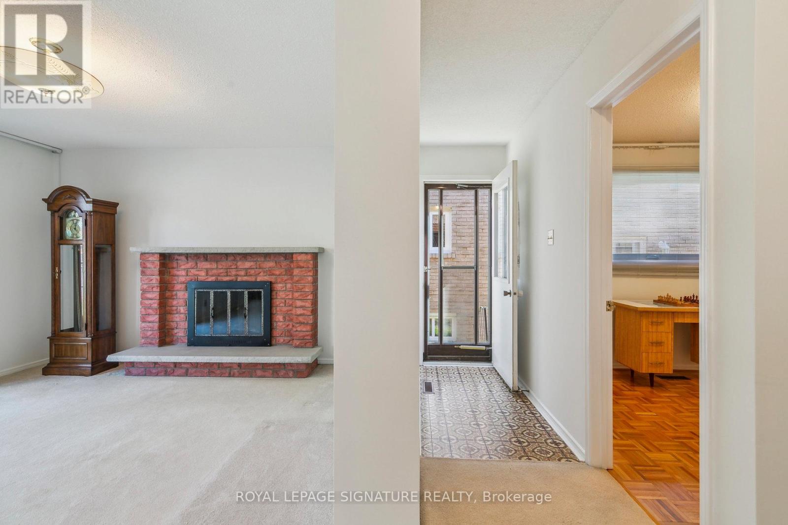 1613 Lewes Way, Mississauga, Ontario  L4W 3H5 - Photo 19 - W12970082