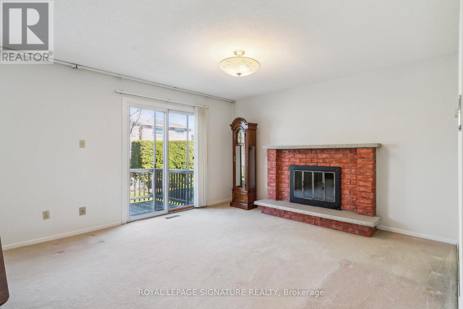 1613 Lewes Way, Mississauga, Ontario  L4W 3H5 - Photo 23 - W12970082