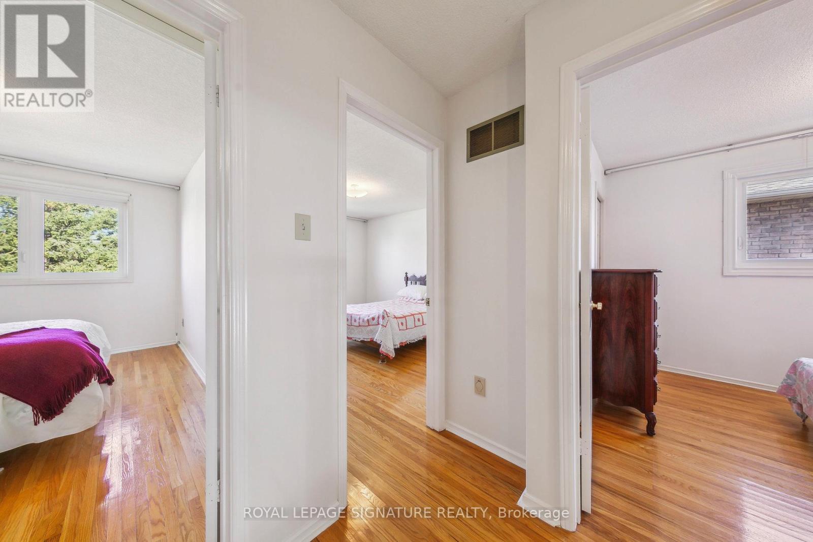 1613 Lewes Way, Mississauga, Ontario  L4W 3H5 - Photo 29 - W12970082