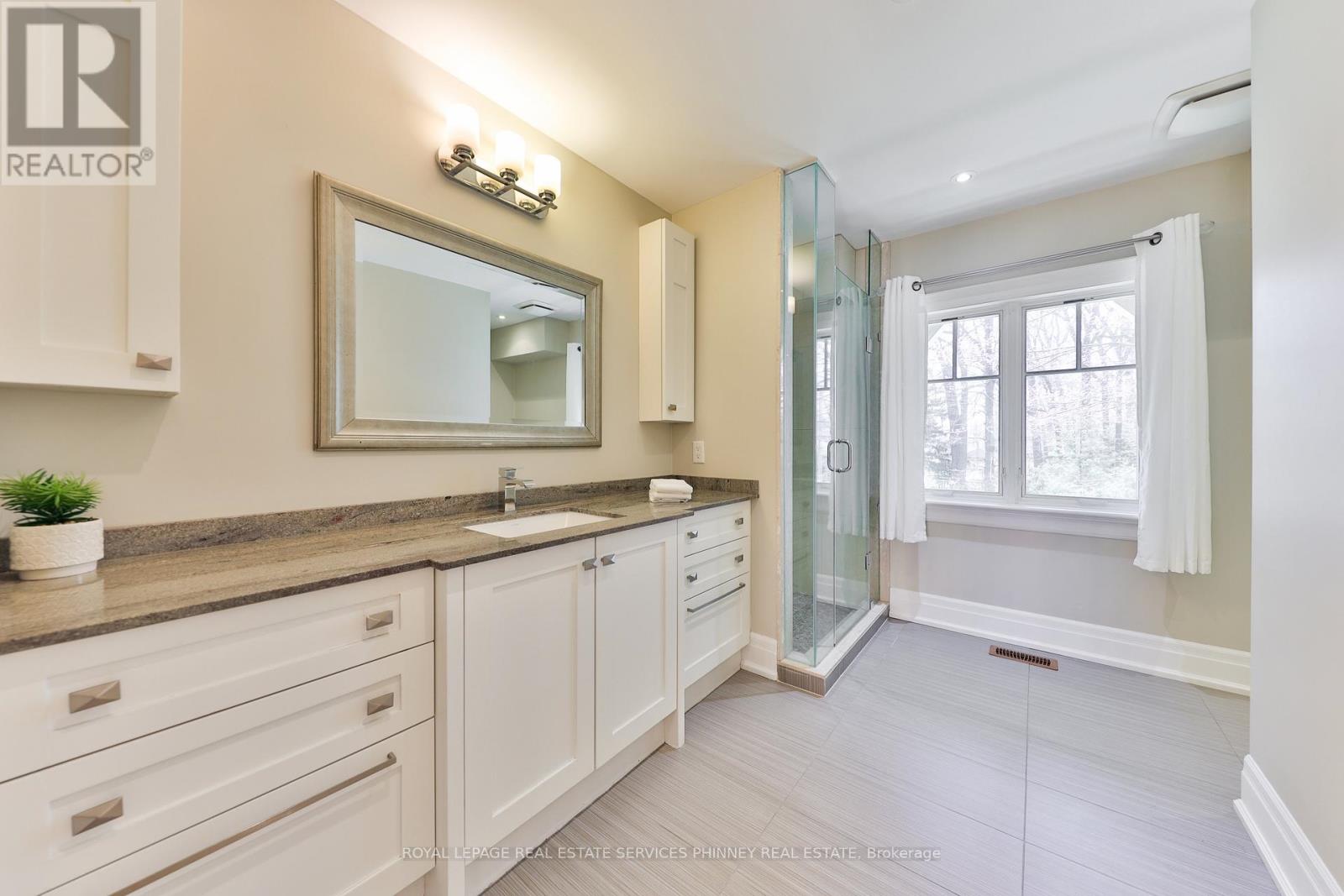 80 Oakes Drive, Mississauga, Ontario  L5G 3M1 - Photo 30 - W12970090