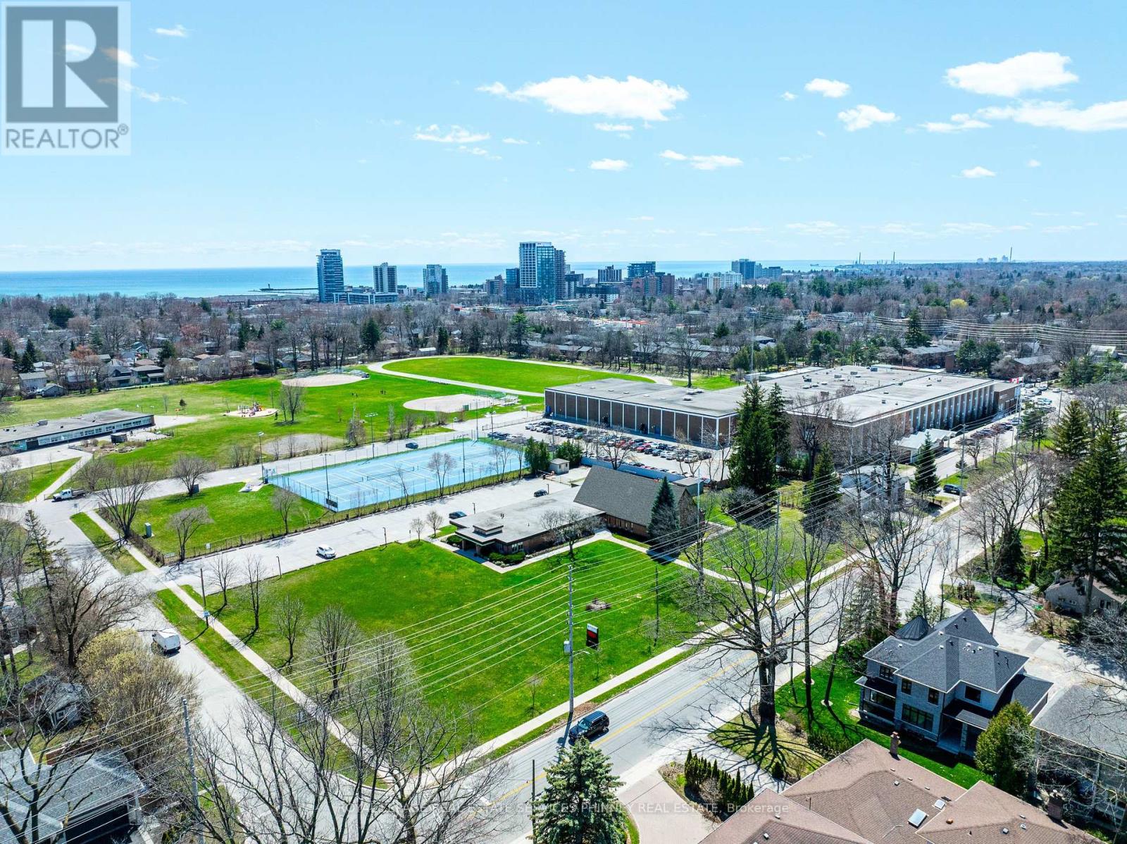 80 Oakes Drive, Mississauga, Ontario  L5G 3M1 - Photo 49 - W12970090