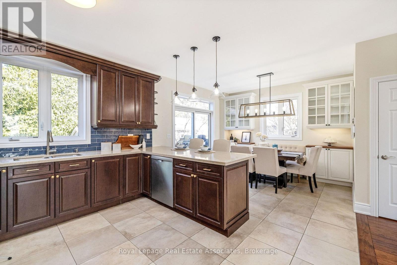 3 Beaver Street, Halton Hills, Ontario  L7G 3P4 - Photo 12 - W12970110