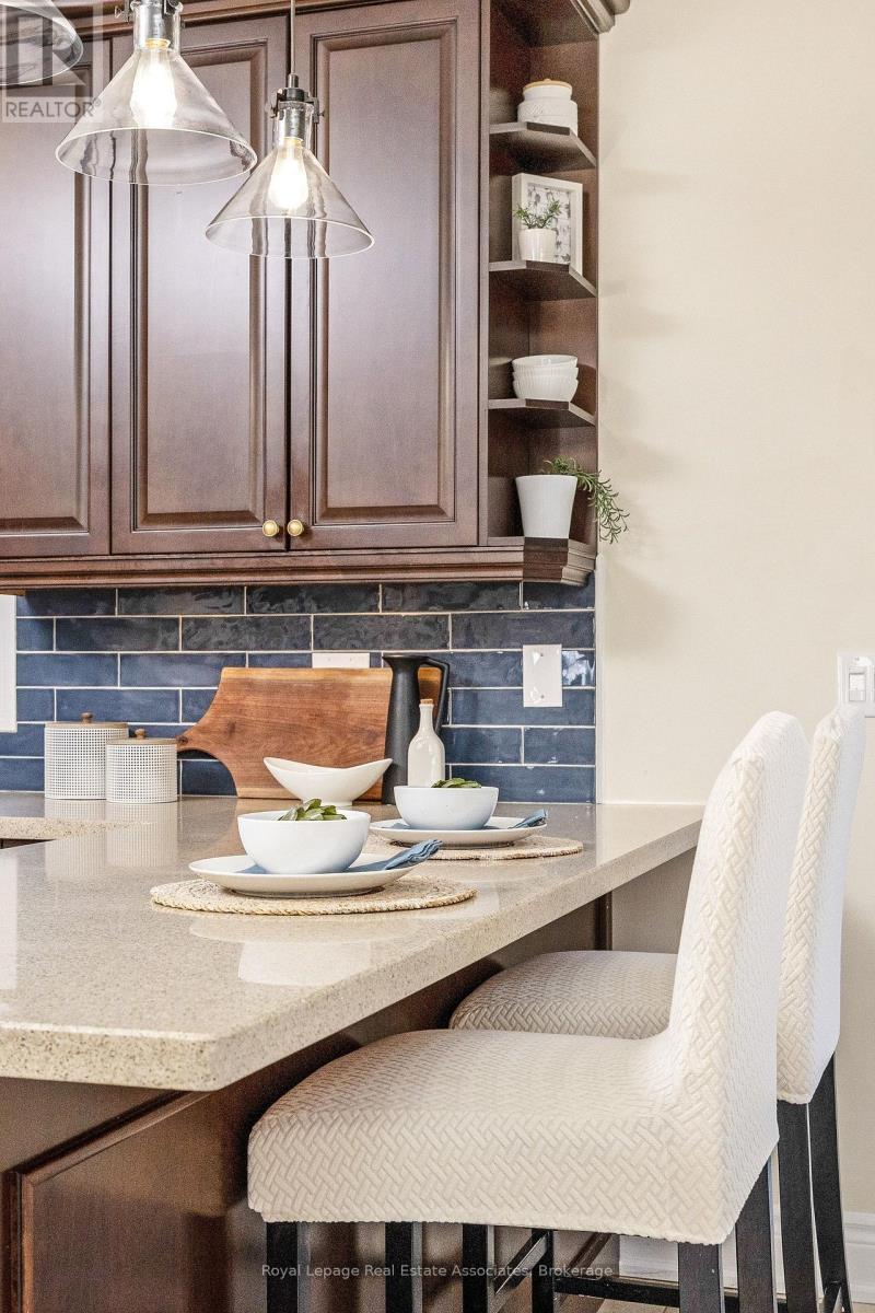 3 Beaver Street, Halton Hills, Ontario  L7G 3P4 - Photo 14 - W12970110