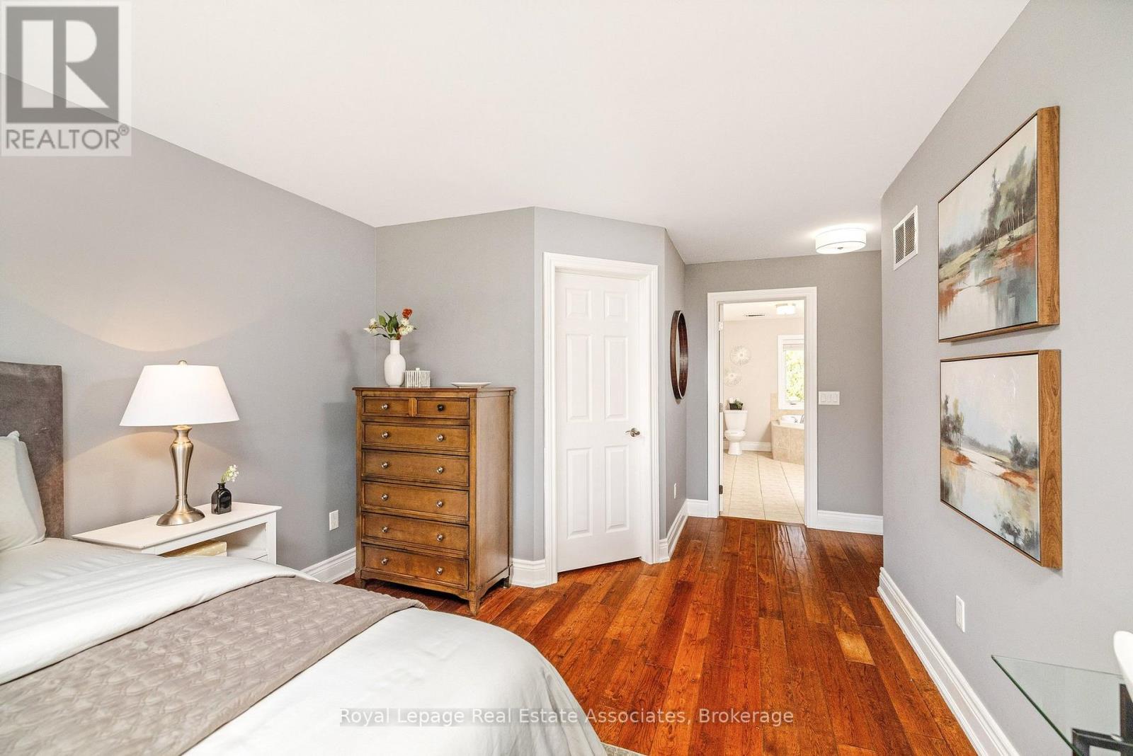 3 Beaver Street, Halton Hills, Ontario  L7G 3P4 - Photo 23 - W12970110