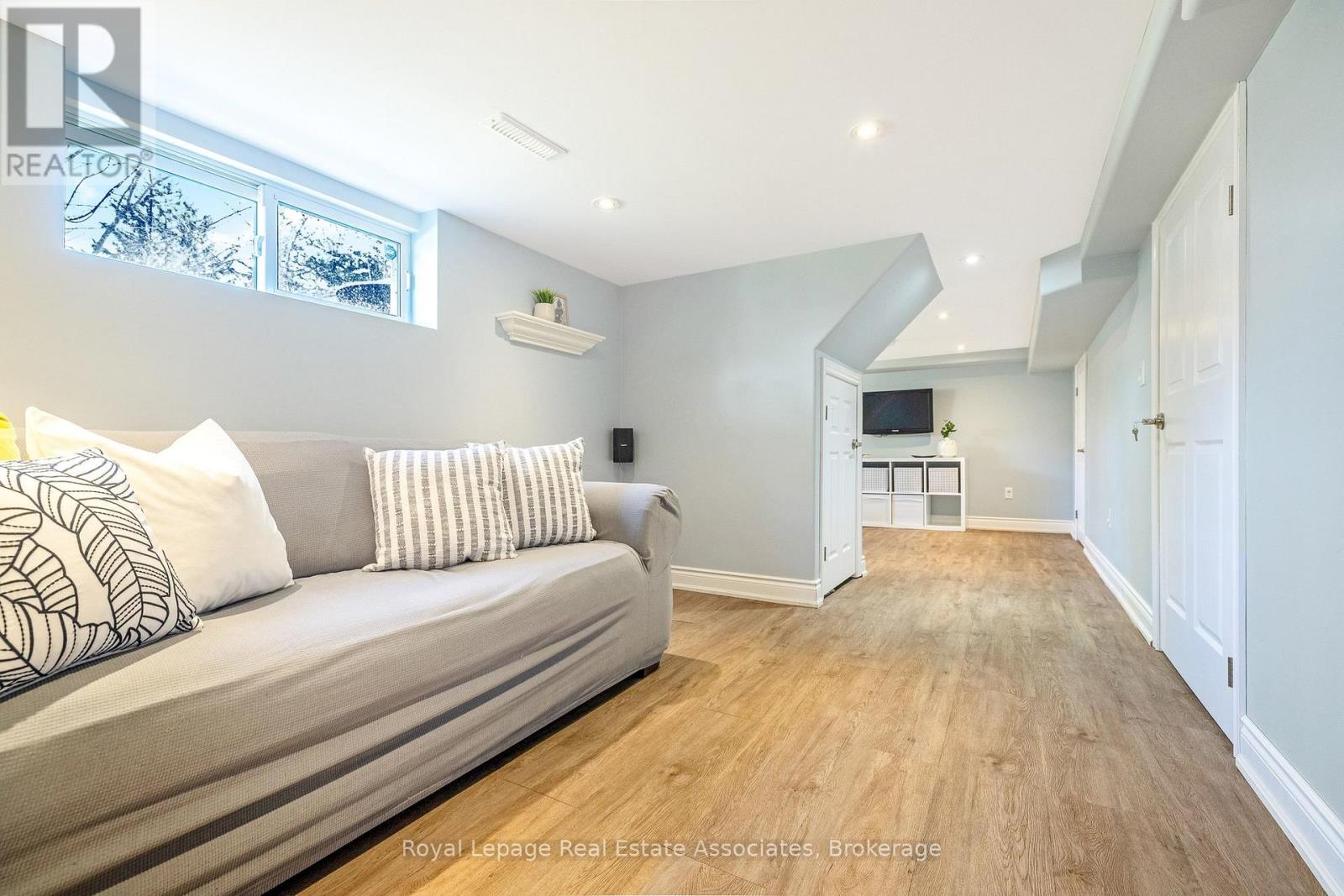 3 Beaver Street, Halton Hills, Ontario  L7G 3P4 - Photo 34 - W12970110