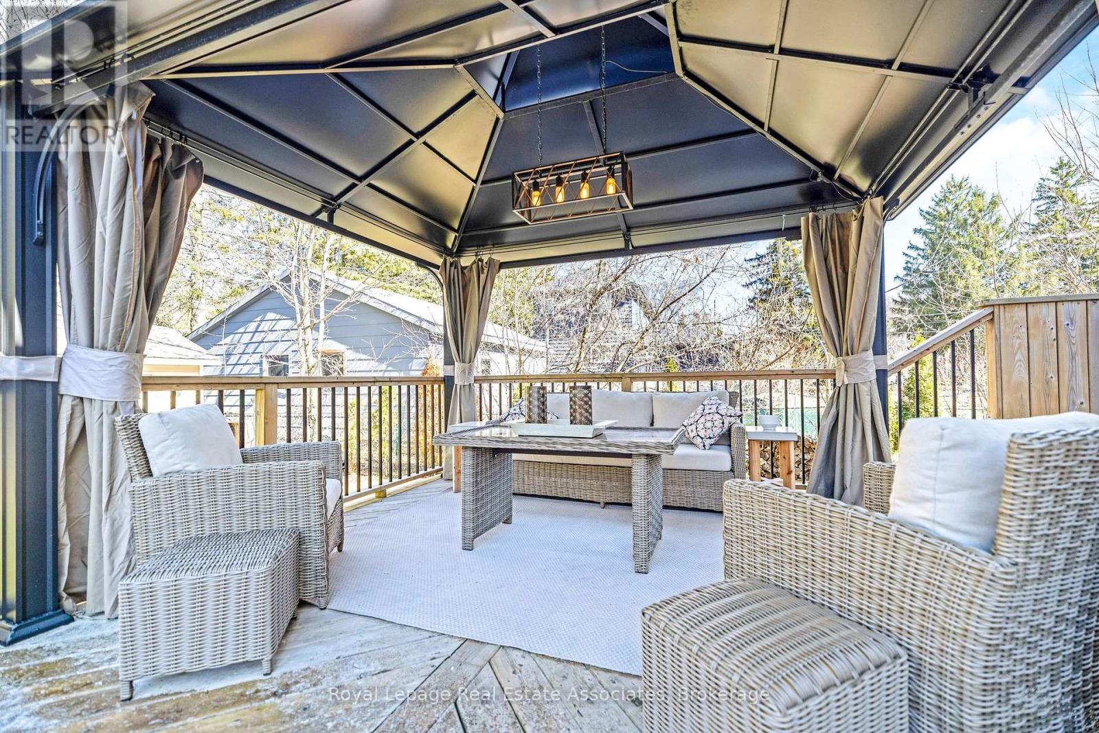 3 Beaver Street, Halton Hills, Ontario  L7G 3P4 - Photo 35 - W12970110