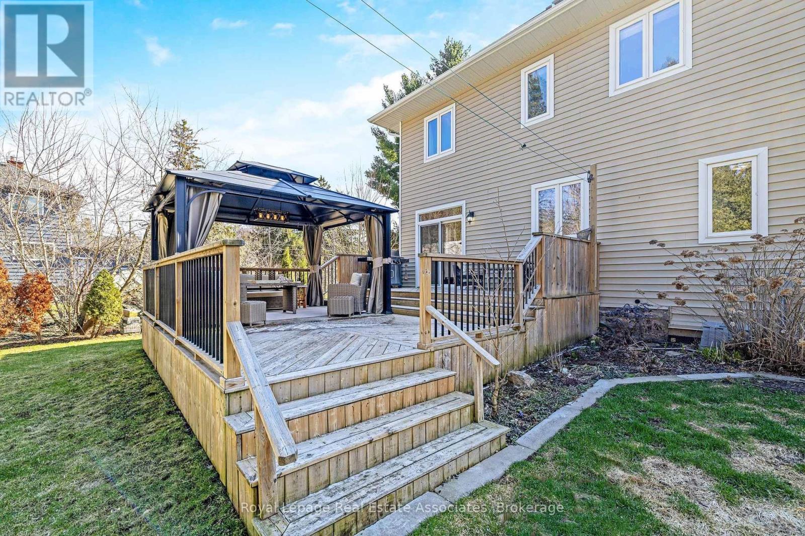 3 Beaver Street, Halton Hills, Ontario  L7G 3P4 - Photo 36 - W12970110