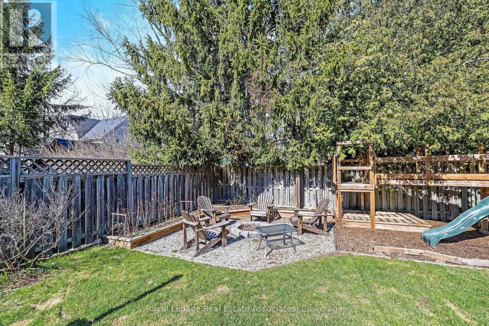 3 Beaver Street, Halton Hills, Ontario  L7G 3P4 - Photo 37 - W12970110