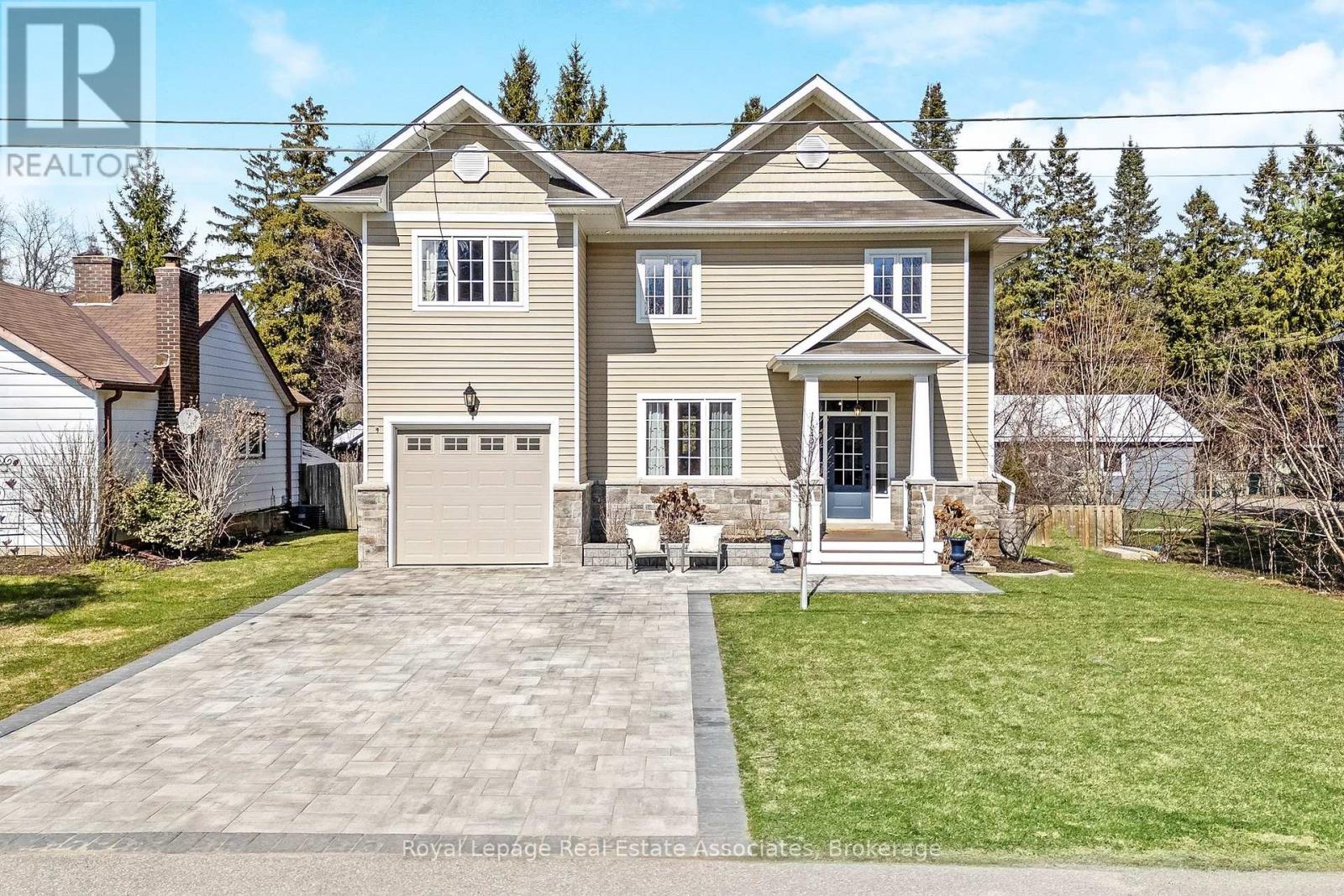 3 Beaver Street, Halton Hills, Ontario  L7G 3P4 - Photo 40 - W12970110