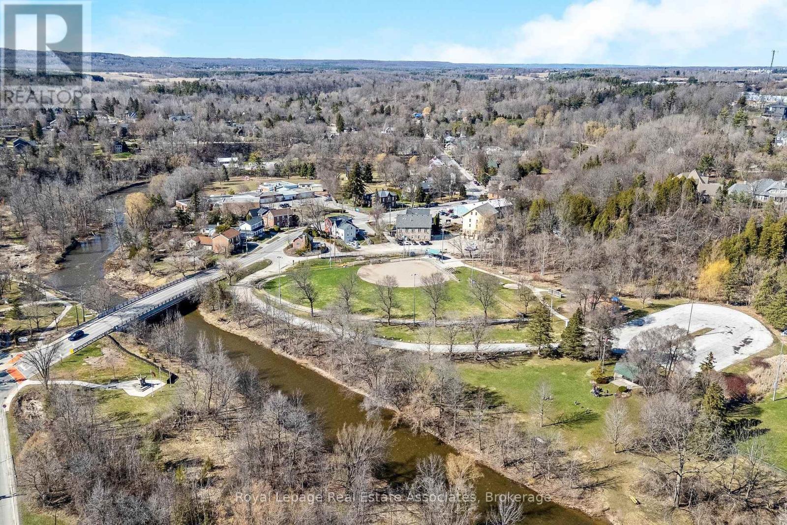 3 Beaver Street, Halton Hills, Ontario  L7G 3P4 - Photo 42 - W12970110