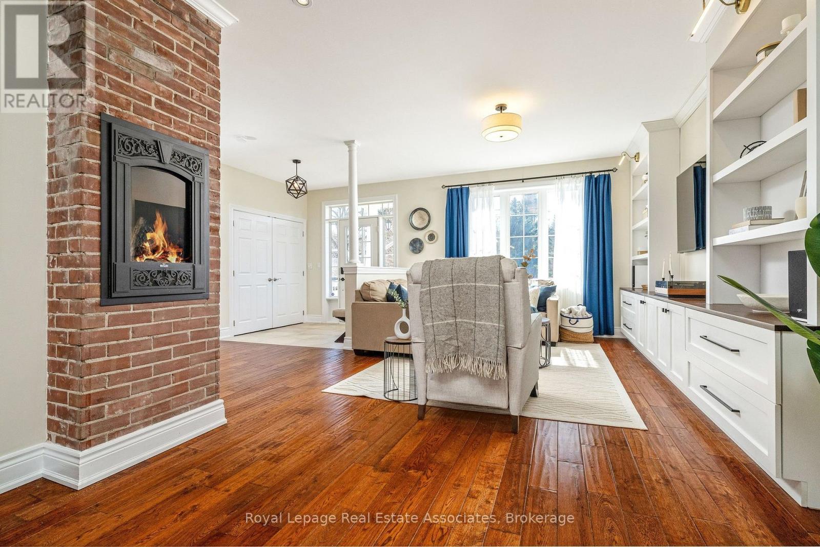 3 Beaver Street, Halton Hills, Ontario  L7G 3P4 - Photo 6 - W12970110